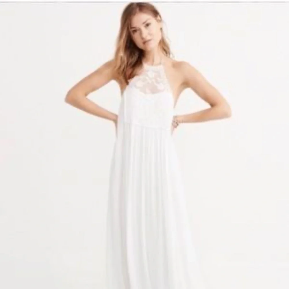 Abercrombie & Fitch White Lace Halter Maxi dress size Medium